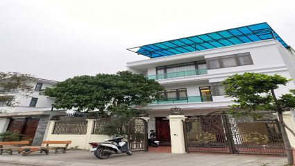 Cho thuê biệt thự Thanh Hà B1.3 BT07 Căn 230m² căn full nội thất hoàn thiện đẹp, mặt đường 14m, 3 tầng, giá chỉ 20triệu/tháng vào ở ngay