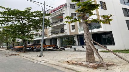Bán Liền kề Thanh Hà B1.1 LK02 diện tích 100m2 mặt tiền 5m hướng Tây Bắc đường 46m nhà xây hoàn thiện mặt ngoài giá cả hợp lý